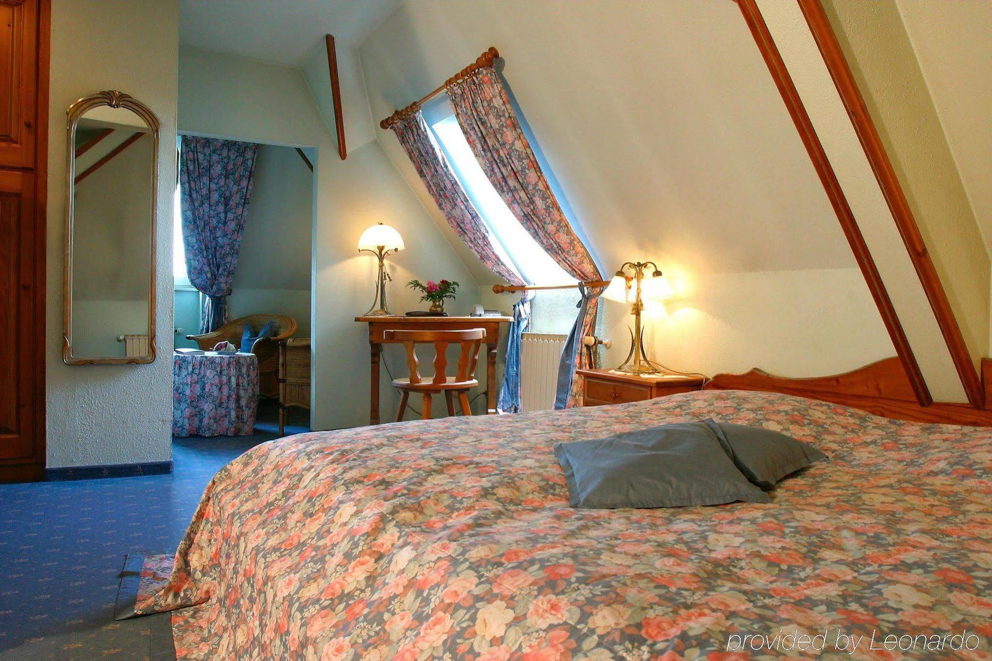 Simones Hotel Fuerstenhof Landshut Rum bild