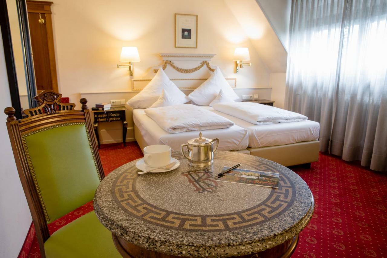 Simones Hotel Fuerstenhof Landshut Exteriör bild